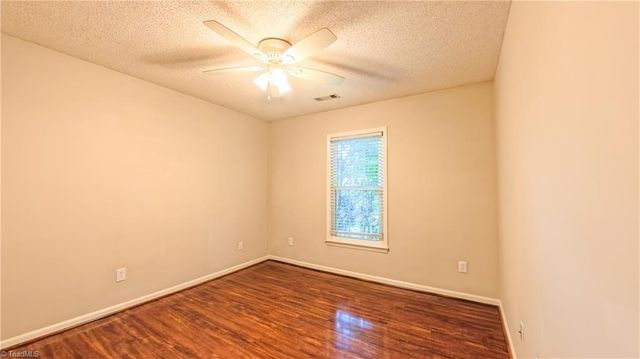 2225 Fosterdale West Lane, Kernersville, NC 27284