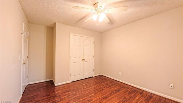 2225 Fosterdale West Lane, Kernersville, NC 27284
