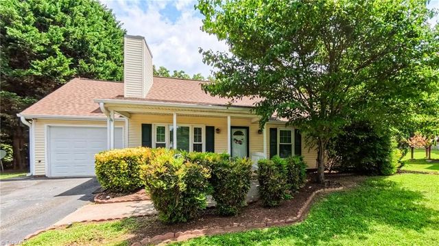 2225 Fosterdale West Lane, Kernersville, NC 27284