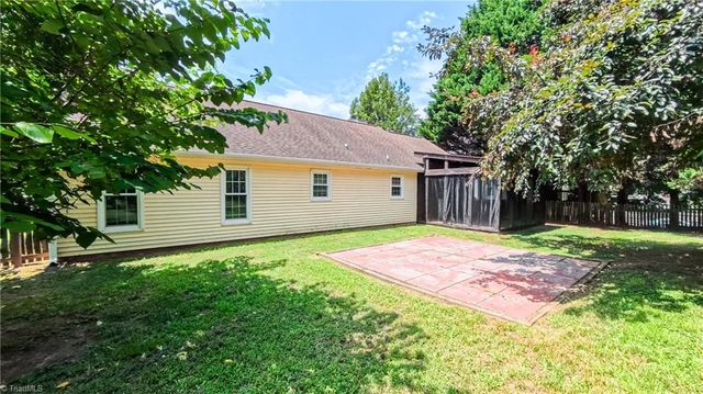 2225 Fosterdale West Lane, Kernersville, NC 27284