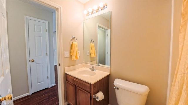 2225 Fosterdale West Lane, Kernersville, NC 27284