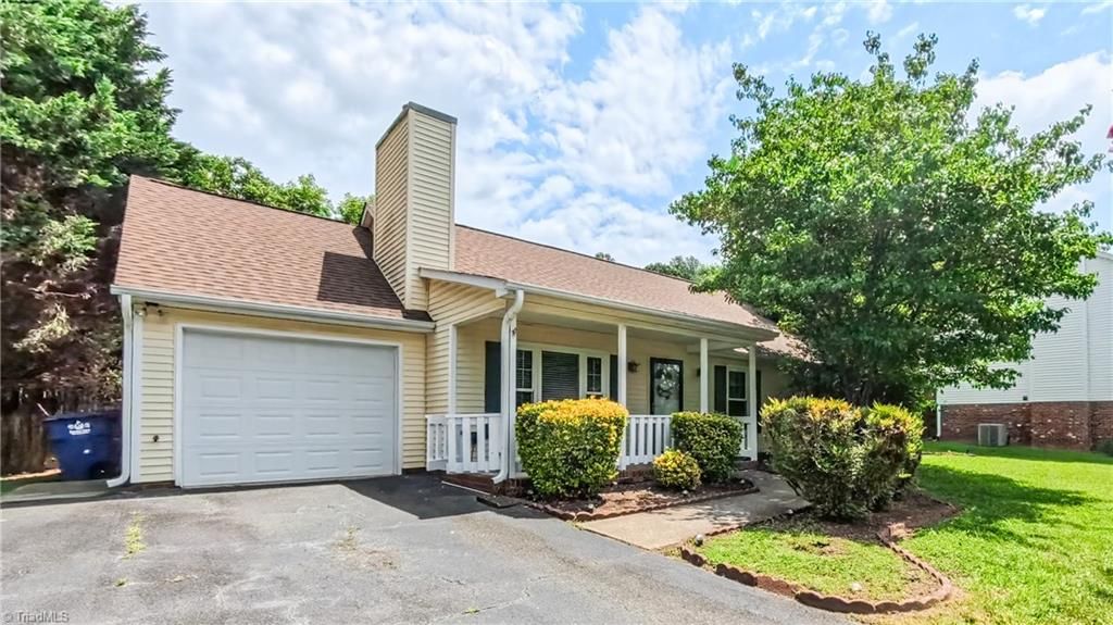 2225 Fosterdale West Lane, Kernersville, NC 27284