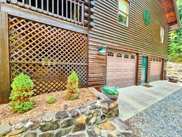 634 Zimmerman RD, Blue Ridge, VA 24064