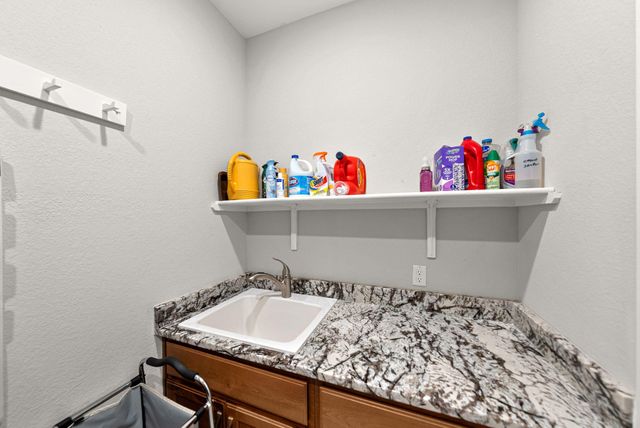 642 Martingale ST, Georgetown, TX 78633