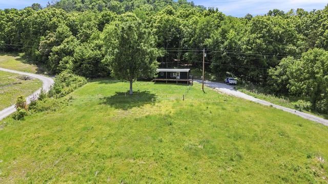 4455 Browning Branch Rd, Bethpage, TN 37022