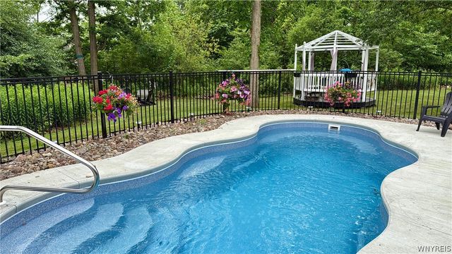 148 Timberlink Drive, Grand Island, NY 14072