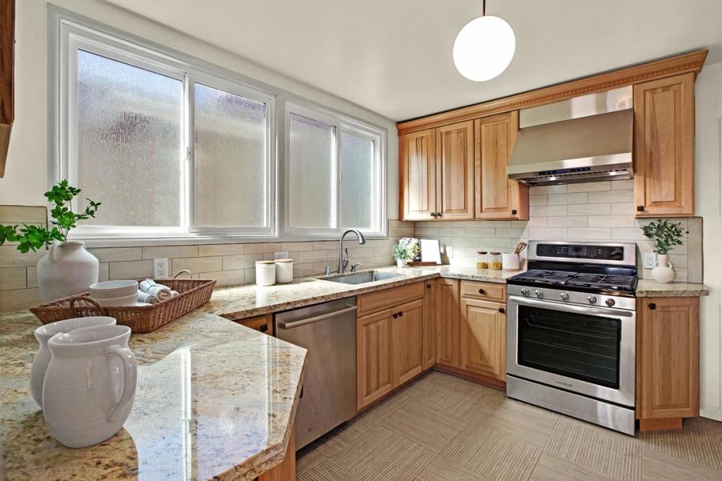 Image 8 of property listing at 1339 S Mayfair Avenue, Daly City, CA 94015