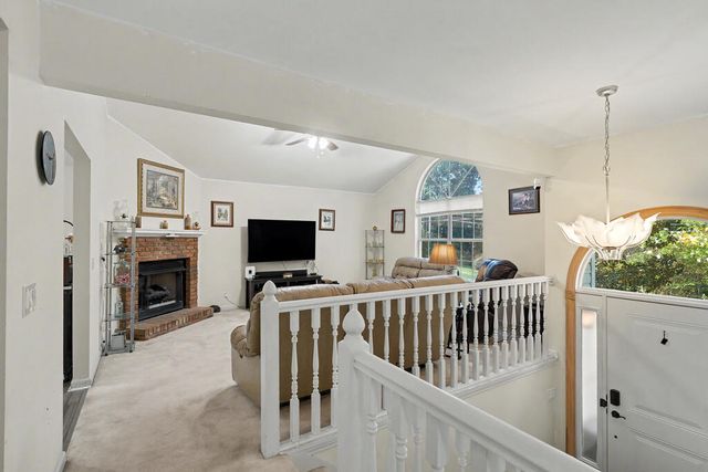 625 Mount View Dr, Tunnel Hill, GA 30755