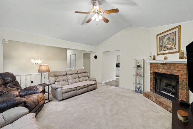 625 Mount View Dr, Tunnel Hill, GA 30755