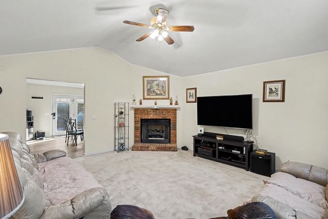625 Mount View Dr, Tunnel Hill, GA 30755