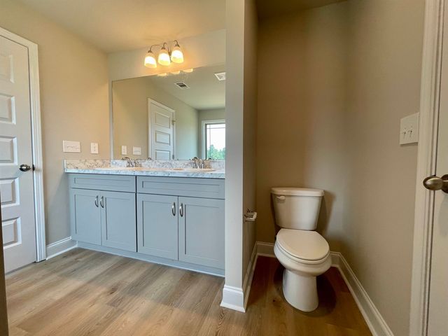 176 Country World Drive, Macon, GA 31211