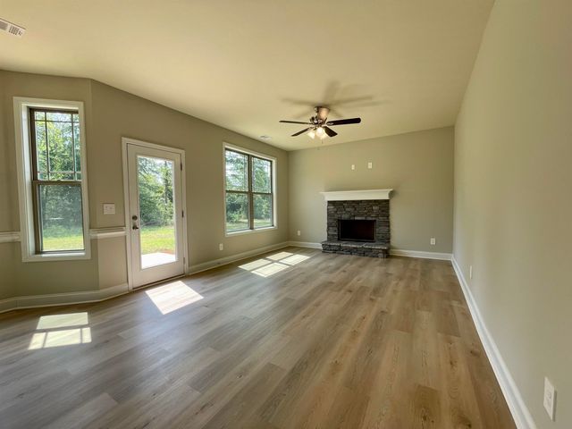 176 Country World Drive, Macon, GA 31211