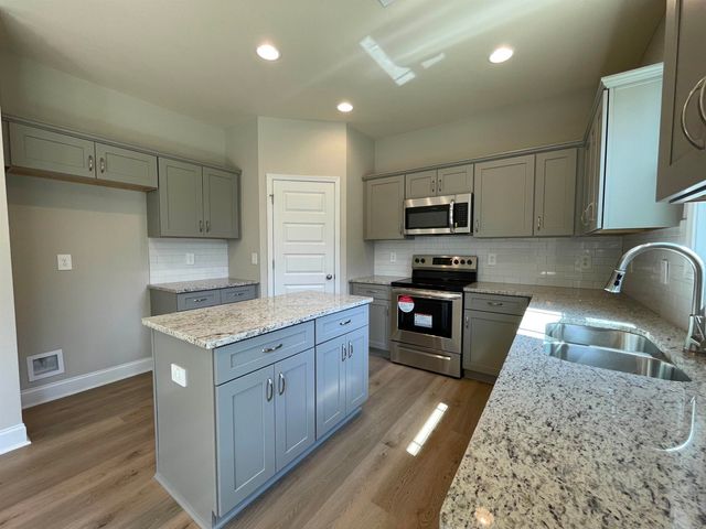 176 Country World Drive, Macon, GA 31211