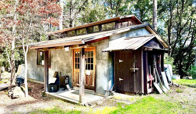 3961 Red Rock Road, Benbow, CA 95542