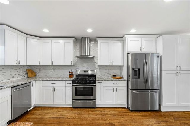 2670 Woodridge Drive, Decatur, GA 30033
