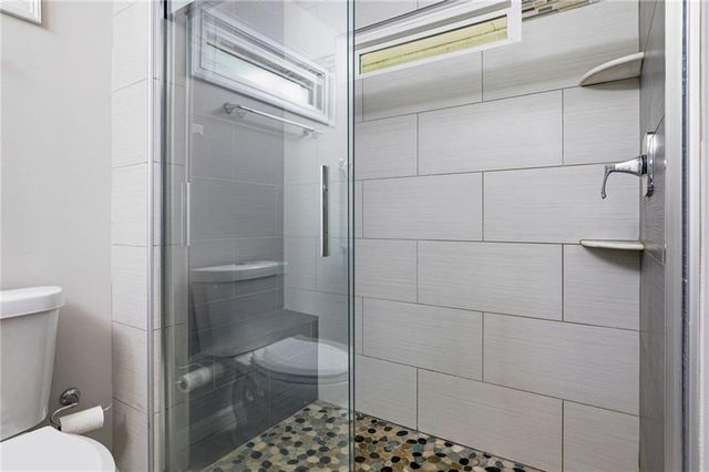2670 Woodridge Drive, Decatur, GA 30033