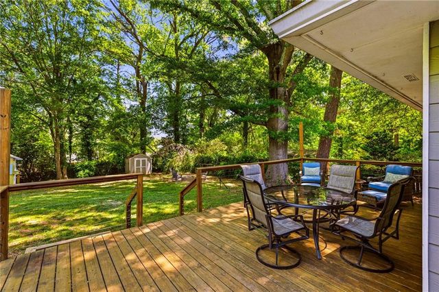 2670 Woodridge Drive, Decatur, GA 30033