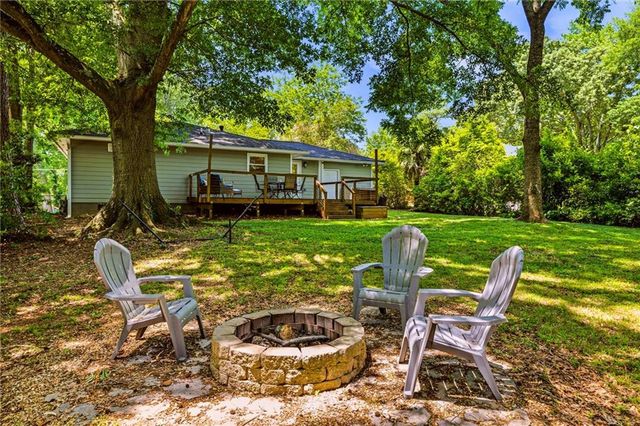 2670 Woodridge Drive, Decatur, GA 30033