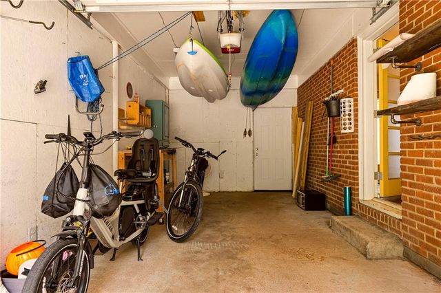 2670 Woodridge Drive, Decatur, GA 30033