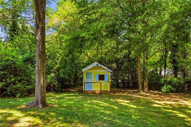 2670 Woodridge Drive, Decatur, GA 30033