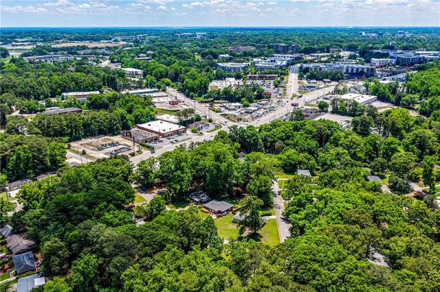 2670 Woodridge Drive, Decatur, GA 30033