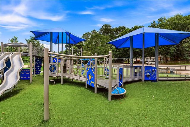 2670 Woodridge Drive, Decatur, GA 30033