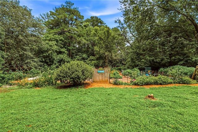 2670 Woodridge Drive, Decatur, GA 30033