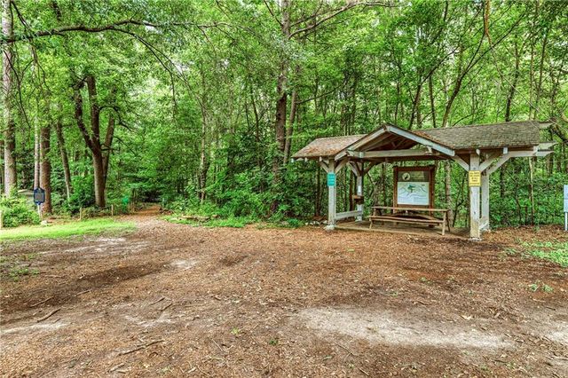 2670 Woodridge Drive, Decatur, GA 30033