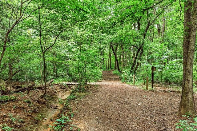 2670 Woodridge Drive, Decatur, GA 30033