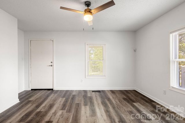 609 S Oak Street, Gastonia, NC 28054