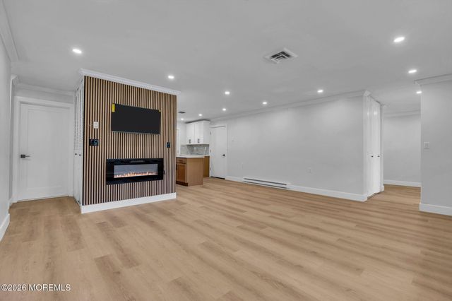 522A Thornbury Court, Lakewood, NJ 08701