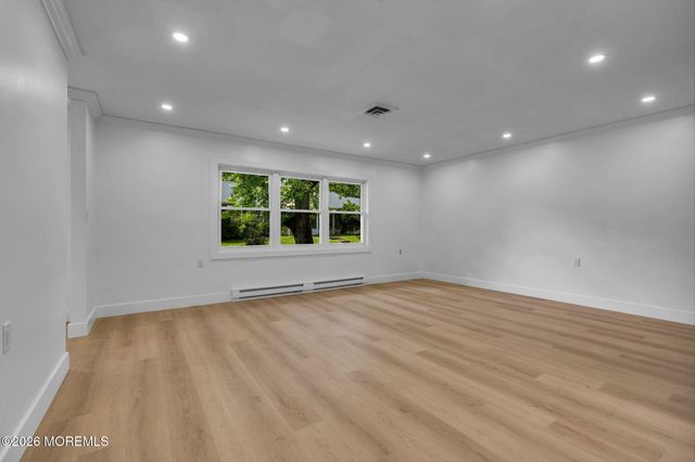 522A Thornbury Court, Lakewood, NJ 08701