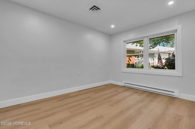522A Thornbury Court, Lakewood, NJ 08701