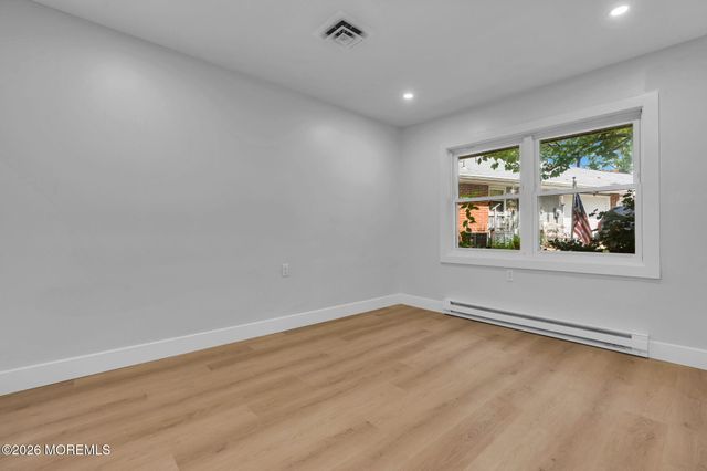 522A Thornbury Court, Lakewood, NJ 08701