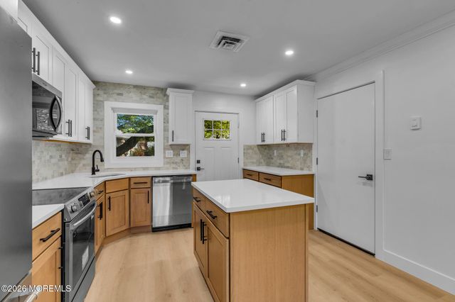 522A Thornbury Court, Lakewood, NJ 08701