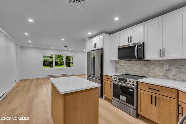 522A Thornbury Court, Lakewood, NJ 08701