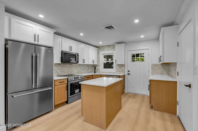 522A Thornbury Court, Lakewood, NJ 08701