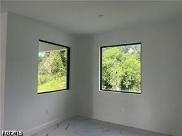 2813 23rd ST W, Lehigh Acres, FL 33971