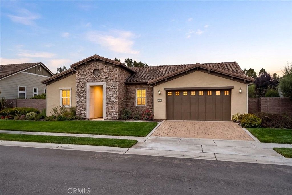 Image 2 of property listing at 1978 Eucalyptus, Nipomo, CA 93444