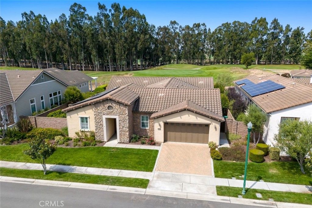 Image 4 of property listing at 1978 Eucalyptus, Nipomo, CA 93444
