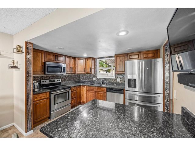 2496 S Vaughn Way D, Aurora, CO 80014