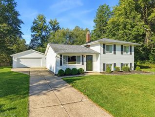 14924 Carol Drive, Maple Heights, OH 44137