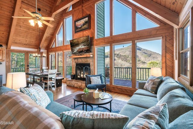 3670 Marian Lake Way, Sevierville, TN 37862