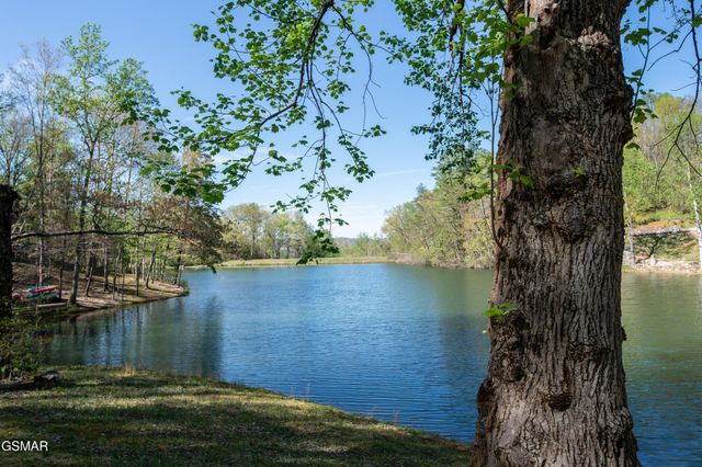 3670 Marian Lake Way, Sevierville, TN 37862