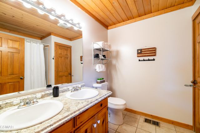 3670 Marian Lake Way, Sevierville, TN 37862