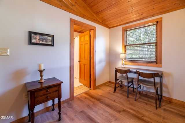 3670 Marian Lake Way, Sevierville, TN 37862