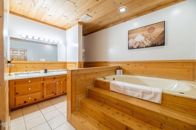 3670 Marian Lake Way, Sevierville, TN 37862