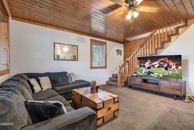 3670 Marian Lake Way, Sevierville, TN 37862