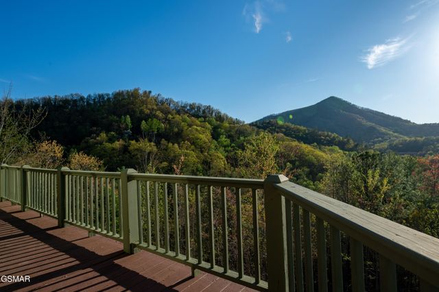 3670 Marian Lake Way, Sevierville, TN 37862