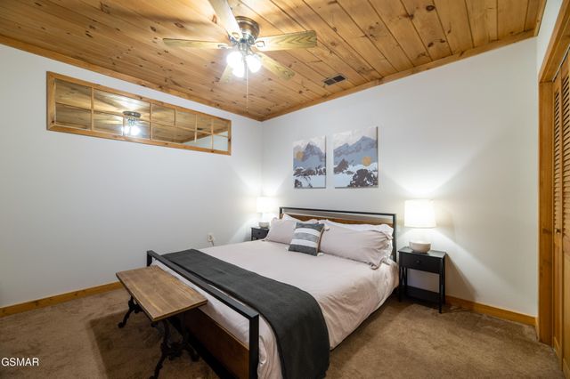 3670 Marian Lake Way, Sevierville, TN 37862